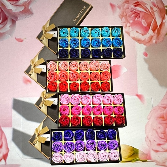 Last one ! Purple and Blue Rose Soap Gift Set. New in box. Great Mother’s Day - Picture 3 of 4